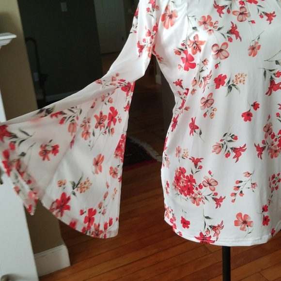 Light Floral Bell Sleeve Blouse - Picture 2 of 3